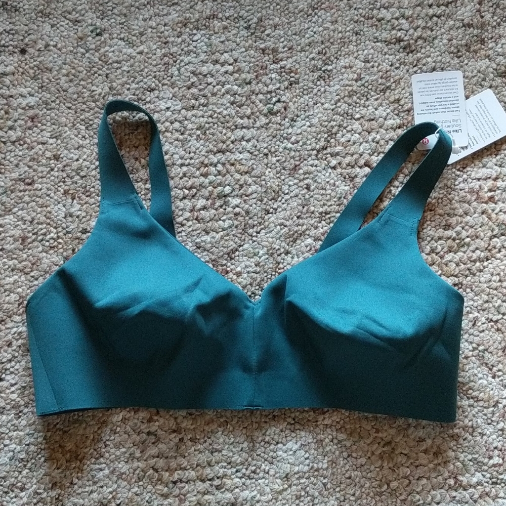 Lululemon like nothing bra